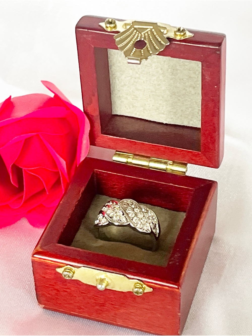 CZ Pave Set Ring Twisted Crossover 18K Gold Plated 7.5 Diamond Like Sparkle